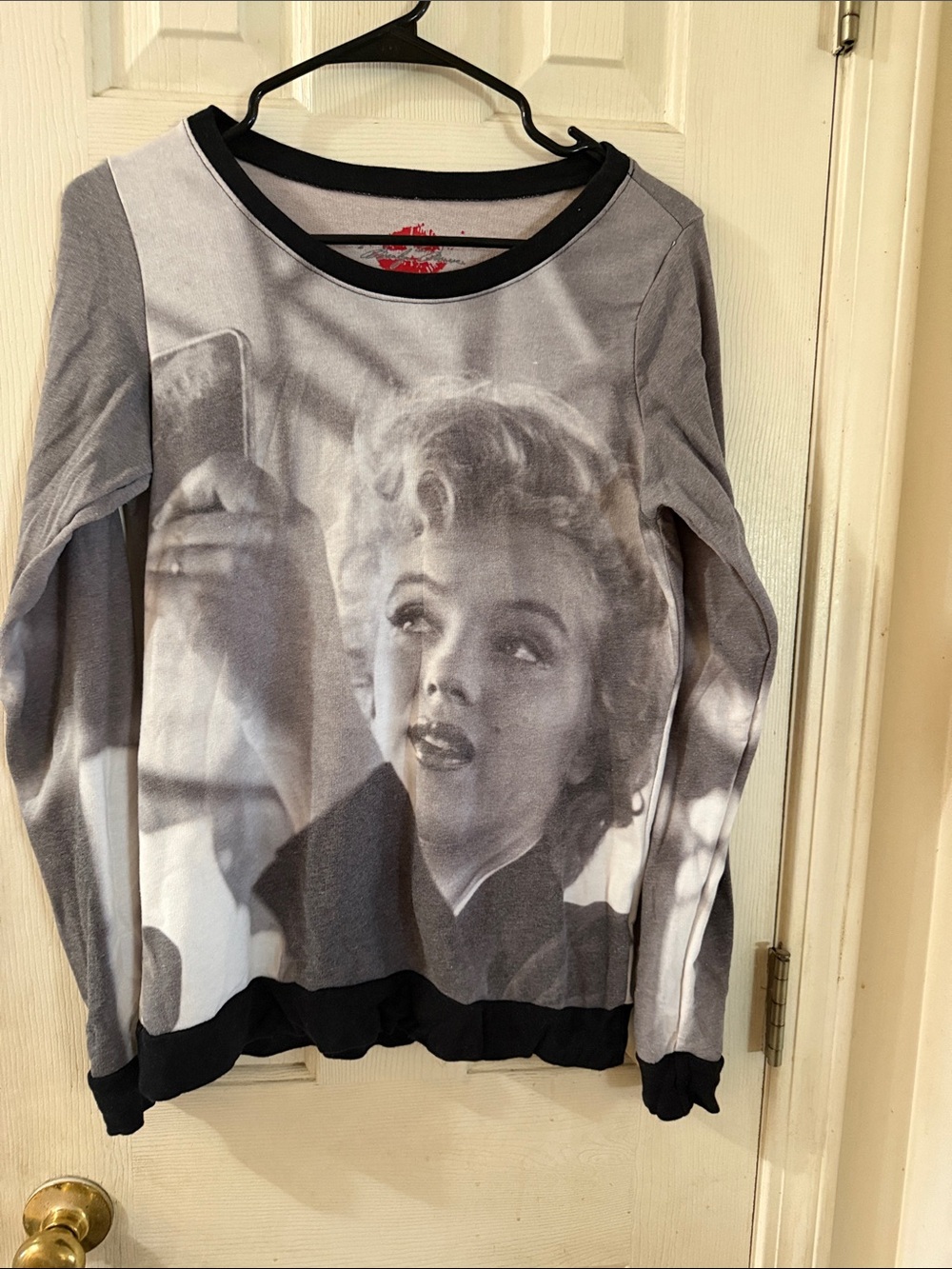Gray Graphic Long-Sleeve Women's Sweatshirt